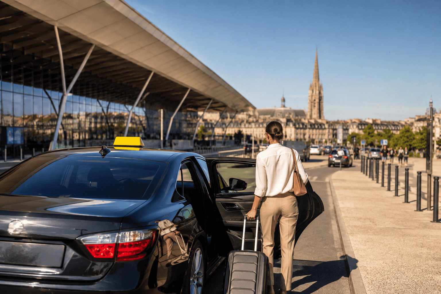 Taxi transfer from Bordeaux Airport to the city